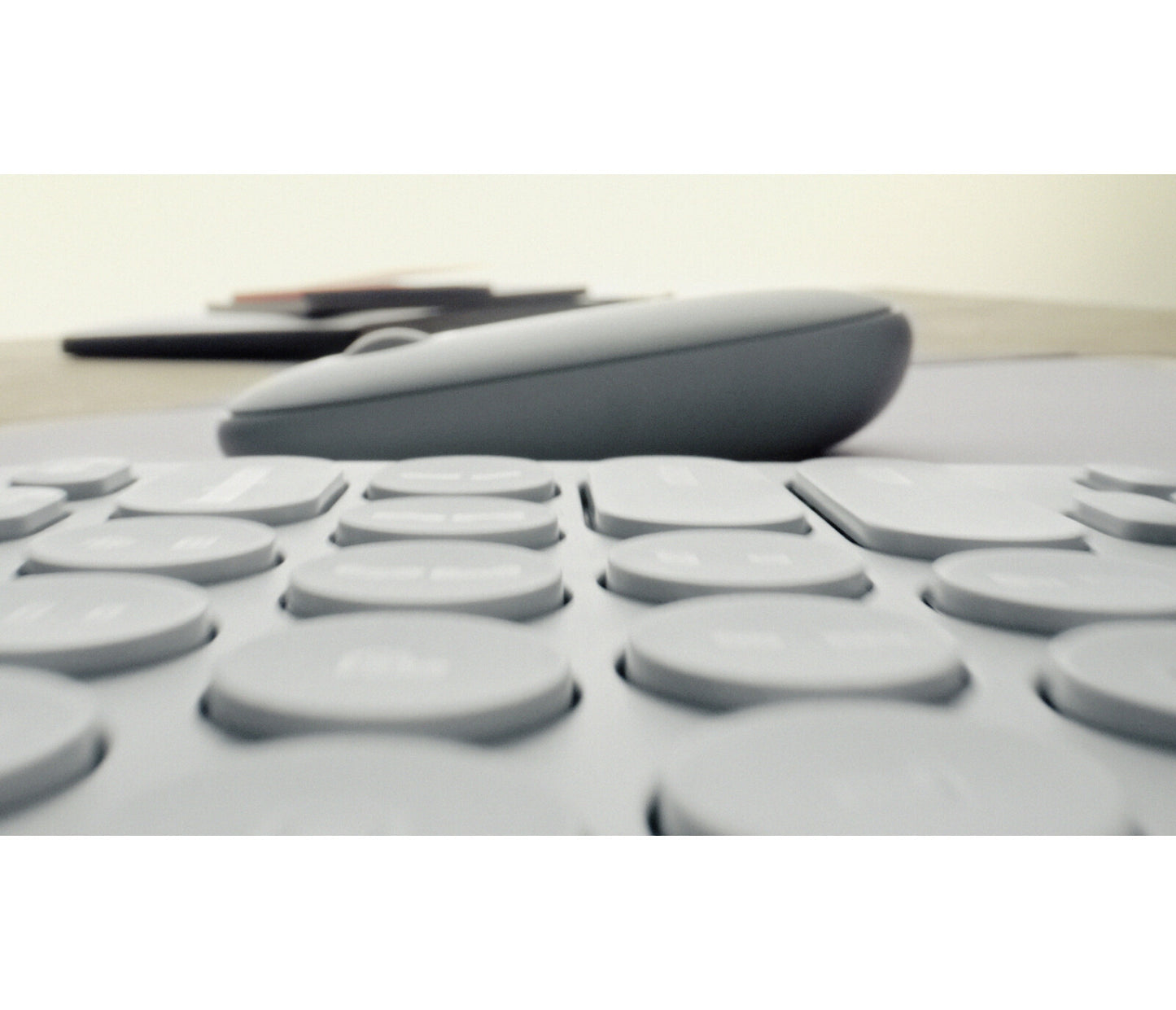 Logitech 910-007015 datormöss Resor Ambidextrous Trådlös RF + Bluetooth Optisk 4000 DPI