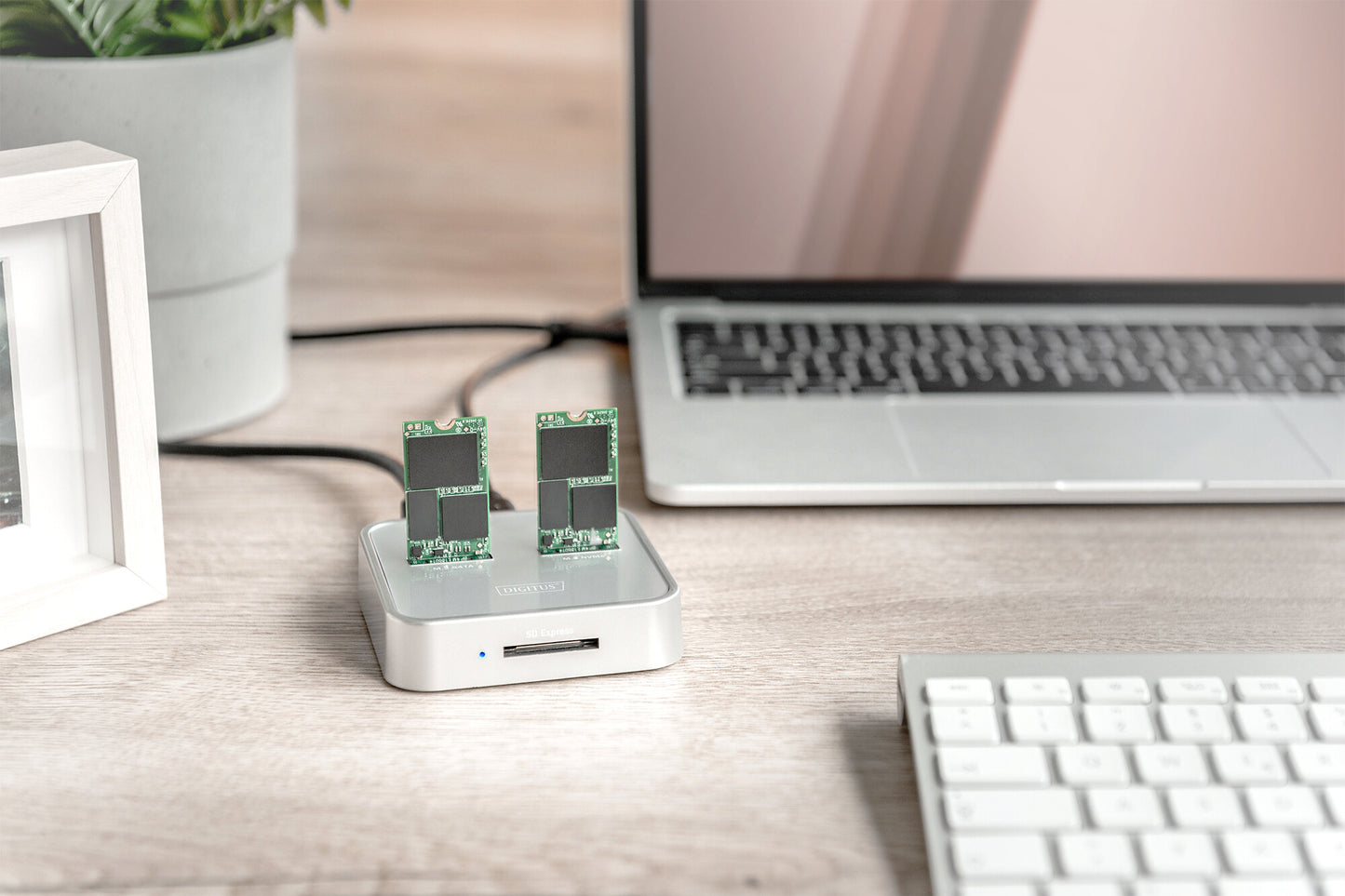 Digitus DA-71546 dockningsstationer för bärbara datorer Kabel USB 3.2 Gen 2 (3.1 Gen 2) Type-C Silver