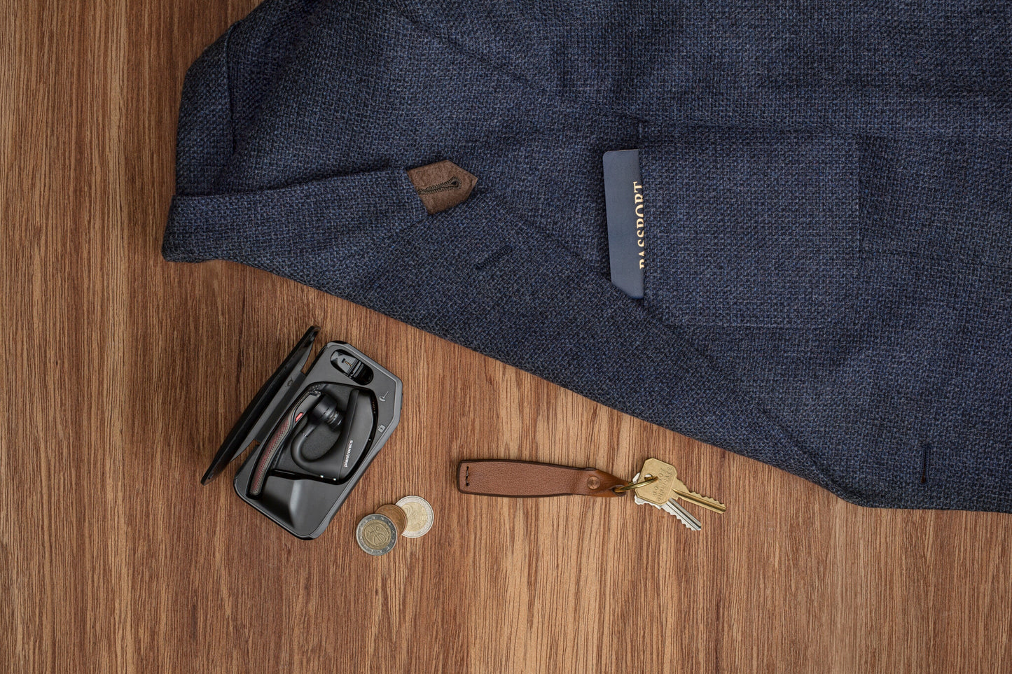 POLY Voyager 5200 USB-A Bluetooth-headset + BT700-dongel