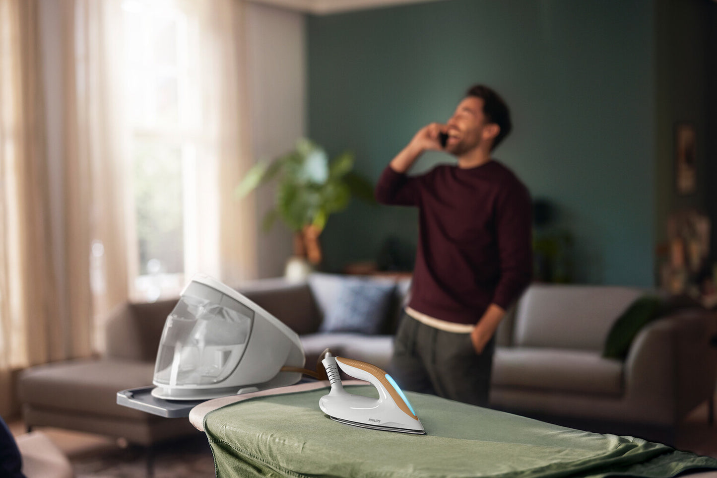 Philips 7000 series PSG7040/10 ångstrykjärnsladdare 2100 W 1,8 l Stryksula SteamGlide Elite Guld, Vit