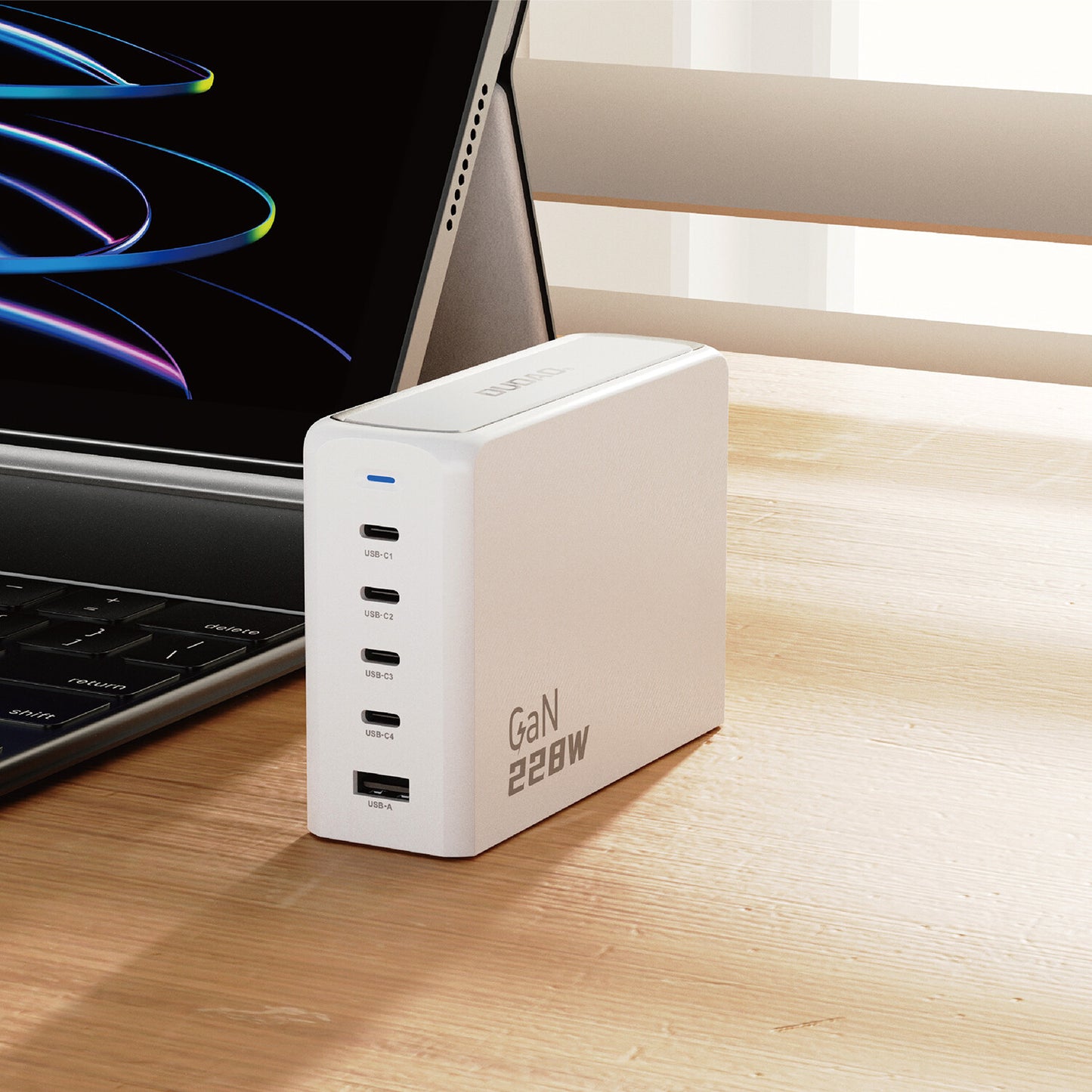 DUDAO A228EU 228Watt GaN 4xUSB-C+ 1xUSB-A Universal Vit AC Snabb laddning inomhus