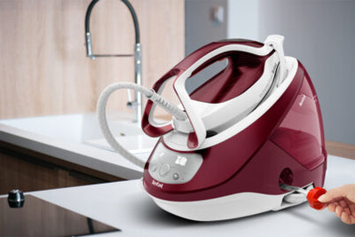 Tefal GV9220 ångstrykjärnsladdare 2600 W Durilium AirGlide Autoclean soleplate Burgundisk, Vit