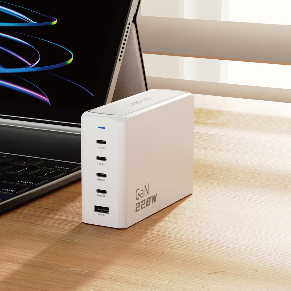 DUDAO A228EU 228Watt GaN 4xUSB-C+ 1xUSB-A Universal Vit AC Snabb laddning inomhus
