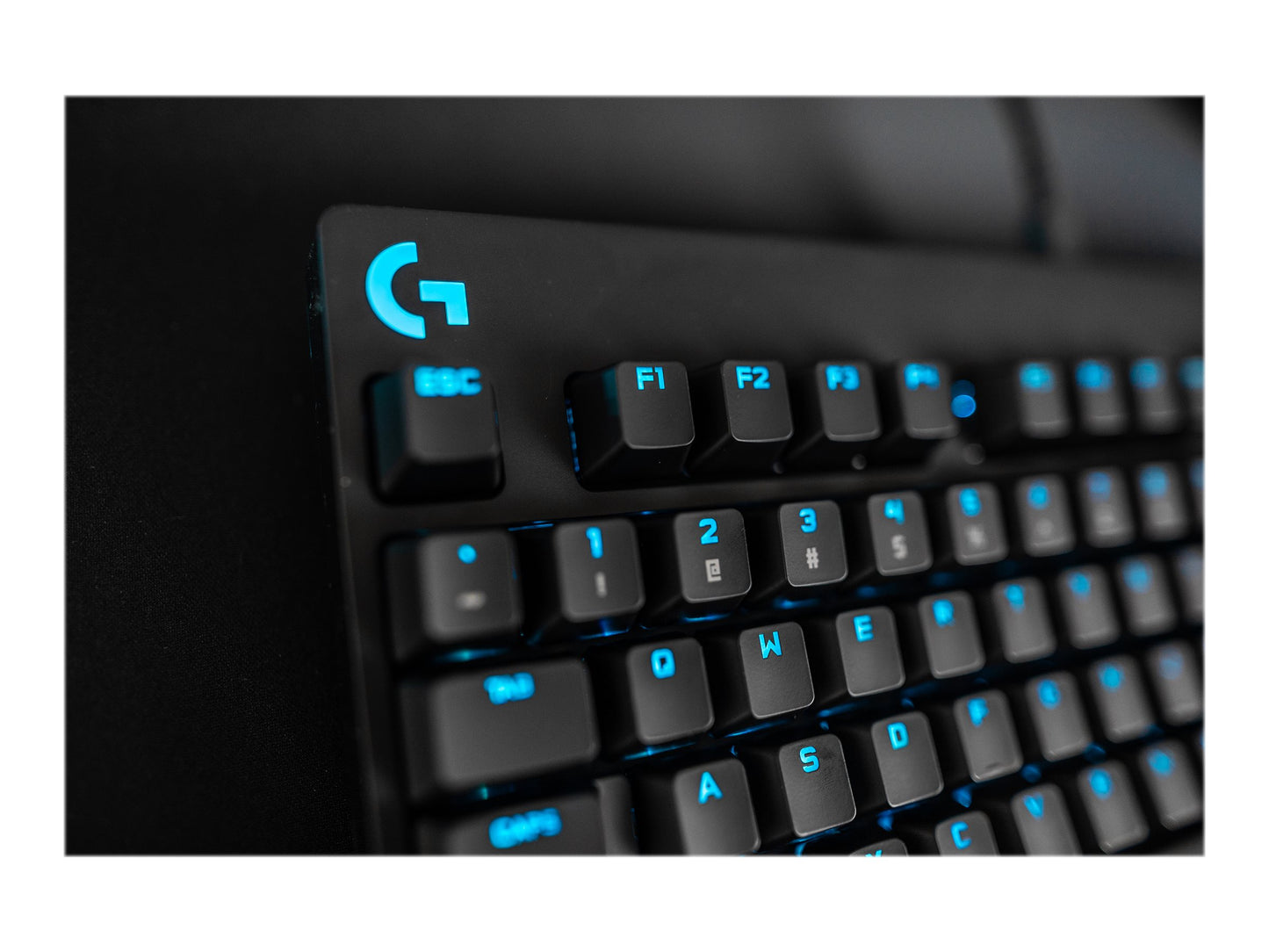 Logitech G Pro Mechanical Gaming Keyboard – GX Blue Clicky, RGB, Pan Nordic, Kompakt TKL, USB (Svart)